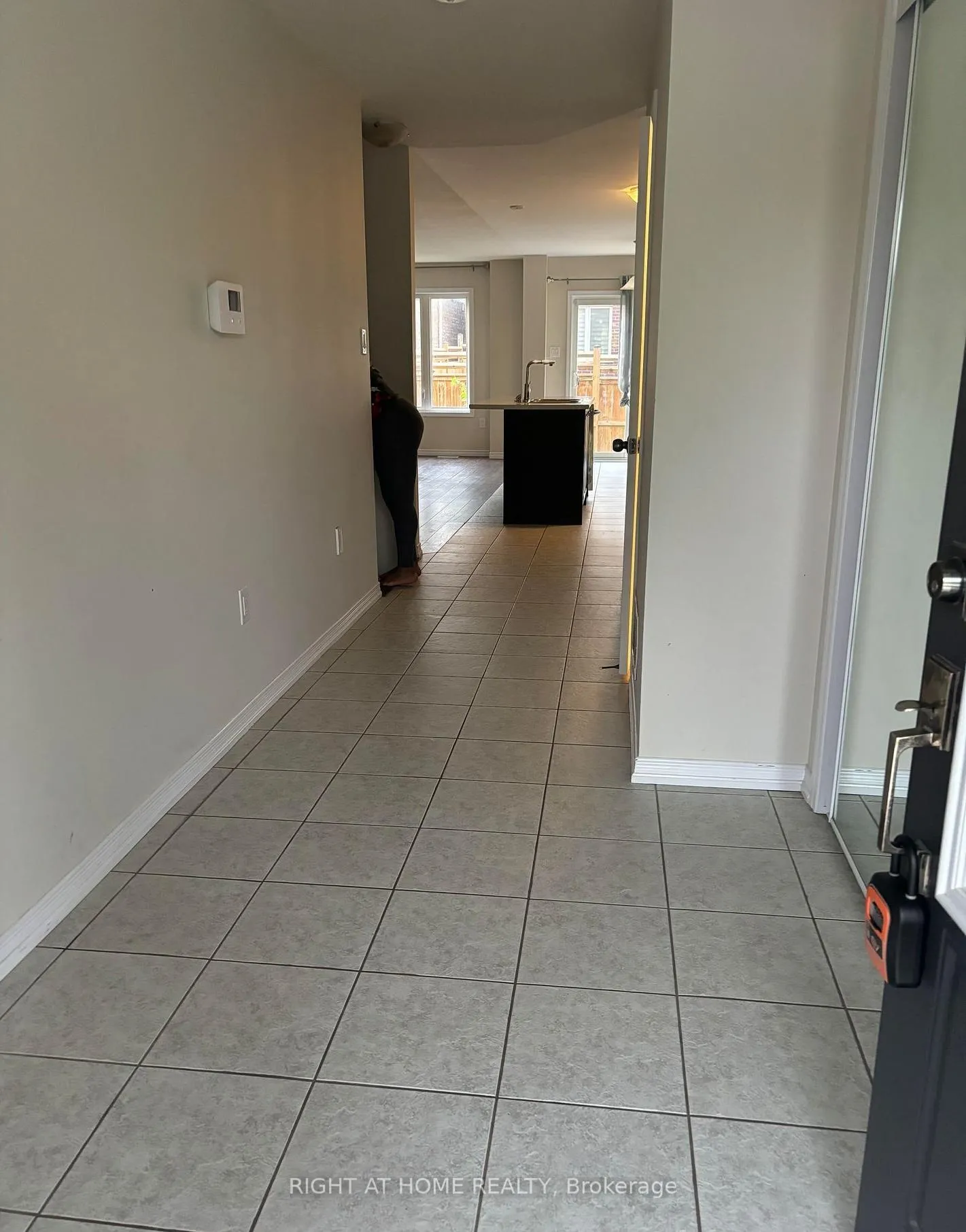 Photo 2 of 7761 White Pine Crescent, Niagara Falls, Brown — HOMEH