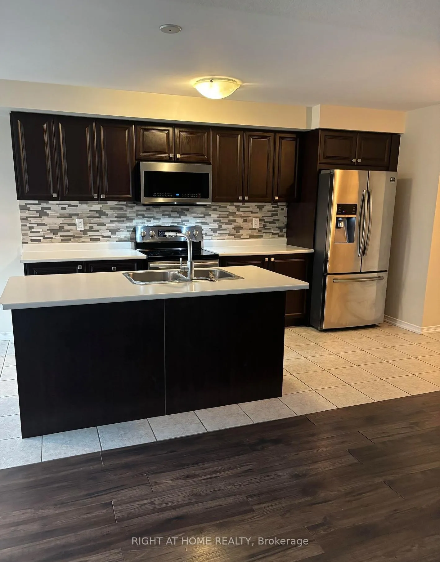 Photo 5 of 7761 White Pine Crescent, Niagara Falls, Brown — HOMEH