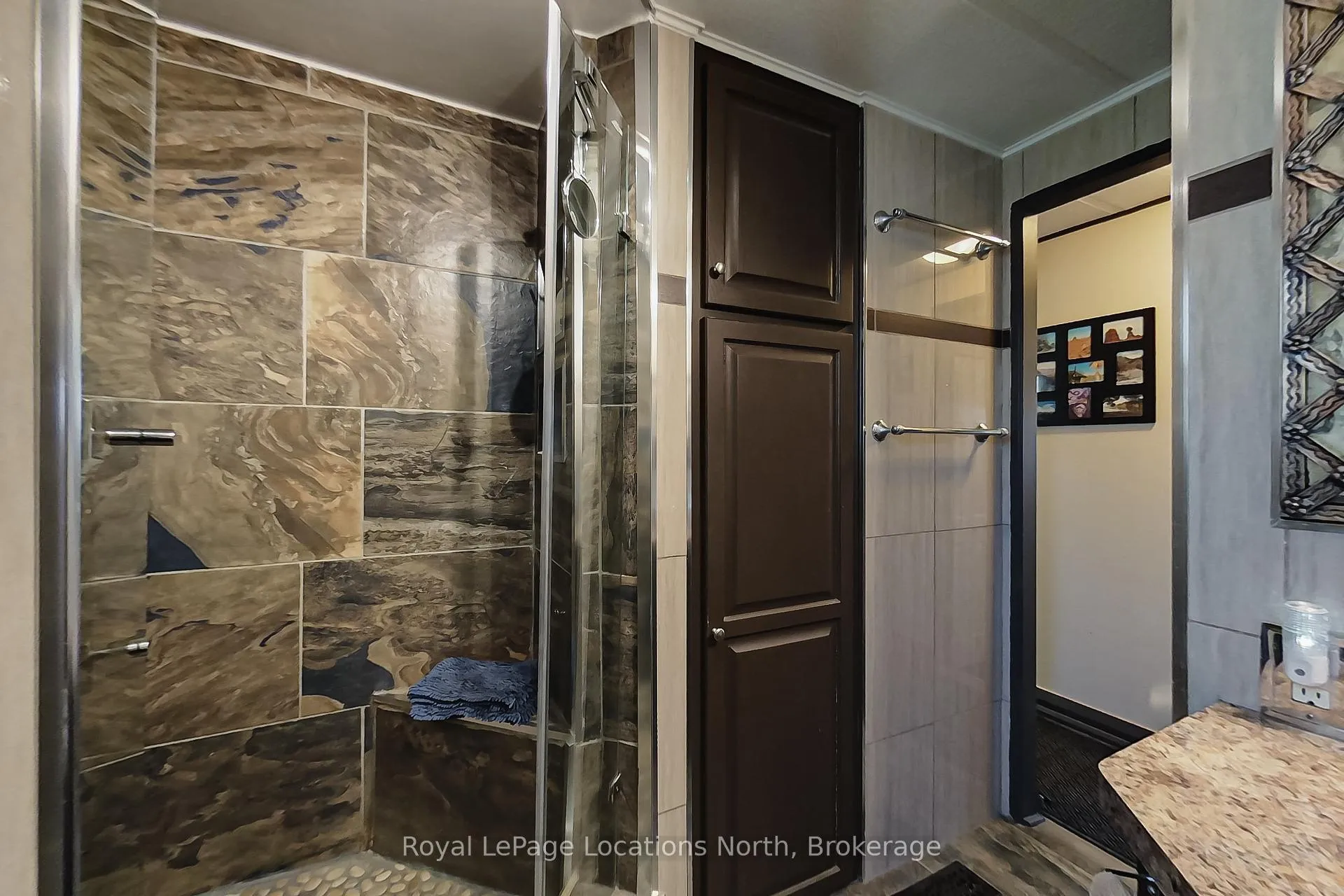 Photo 16 of 18 Prince Charles Avenue, Barrie, Little Lake — HOMEH
