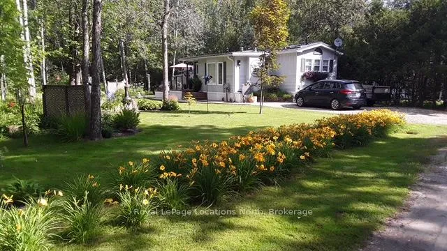 Photo 38 of 18 Prince Charles Avenue, Barrie, Little Lake — HOMEH