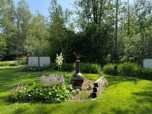 Photo 41 of 18 Prince Charles Avenue, Barrie, Little Lake — HOMEH