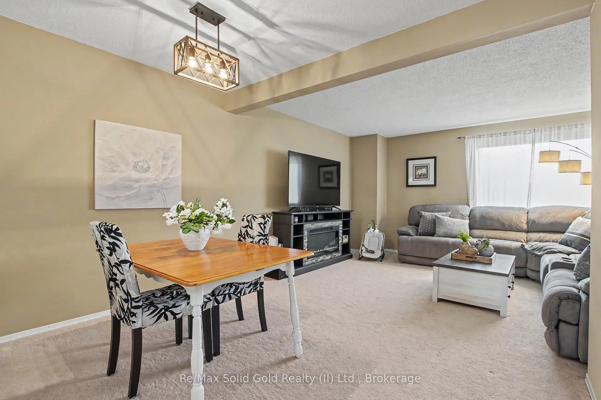 Photo 3 of Unit 16, 265 Williamsburg Road, Kitchener — HOMEH