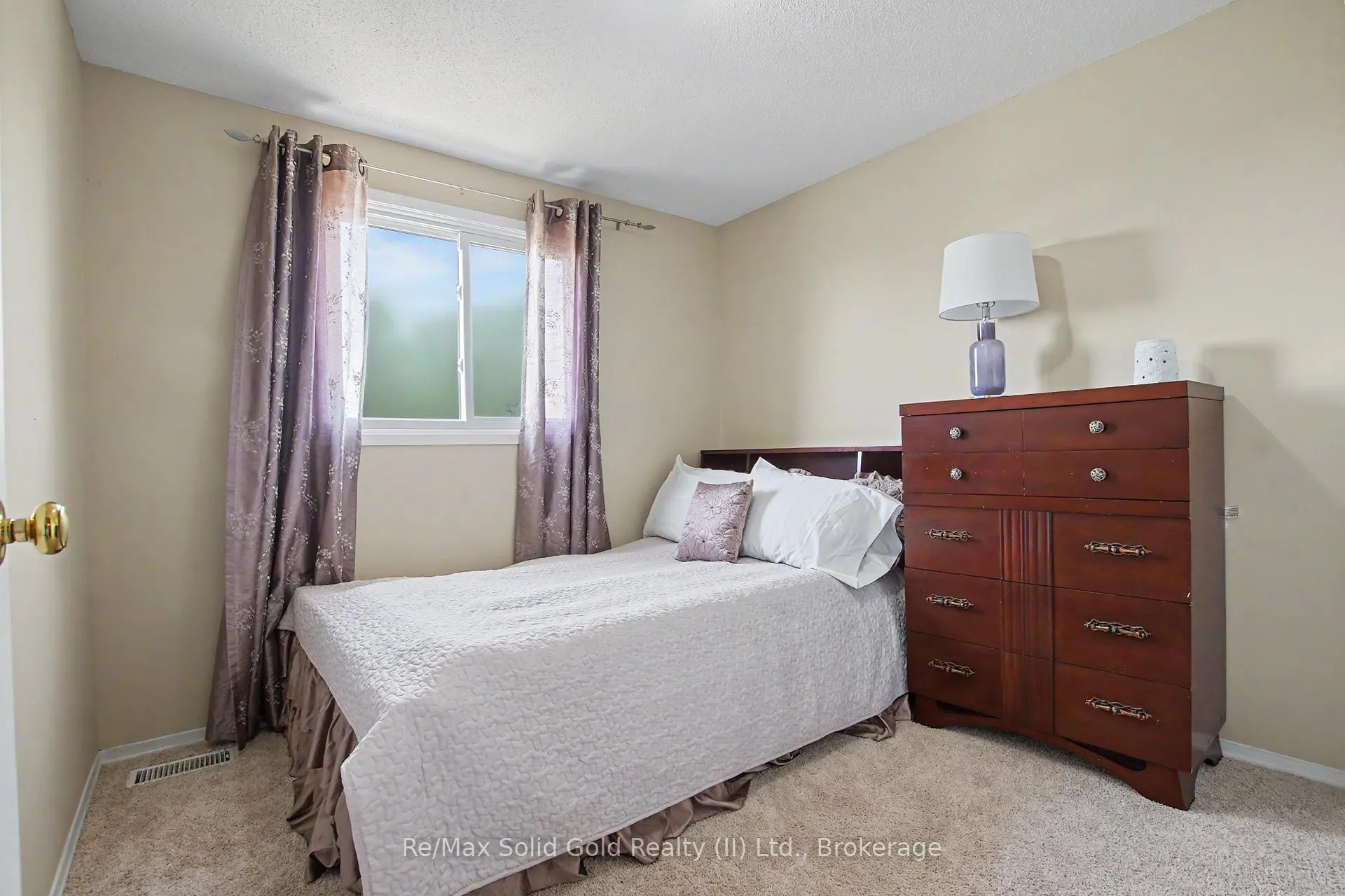 Photo 5 of Unit 16, 265 Williamsburg Road, Kitchener — HOMEH