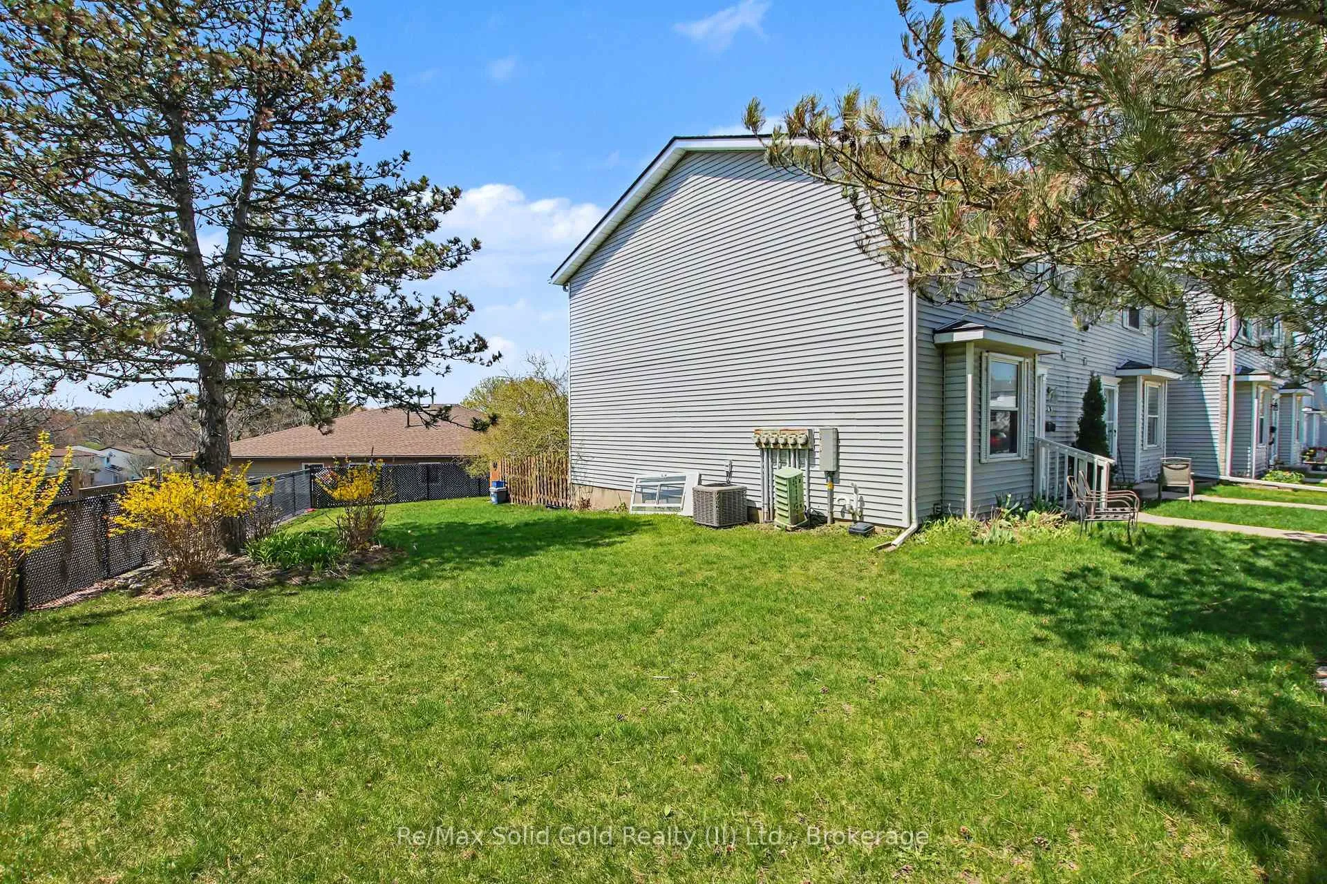 Photo 8 of Unit 16, 265 Williamsburg Road, Kitchener — HOMEH