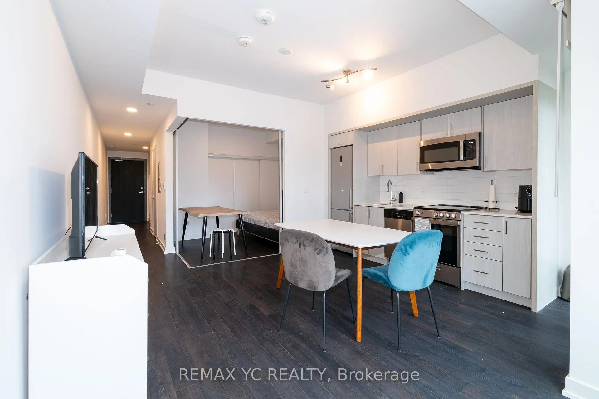 Photo 9 of Unit 306, 1 Cardiff Rd, Toronto, Mount Pleasant East — HOMEH