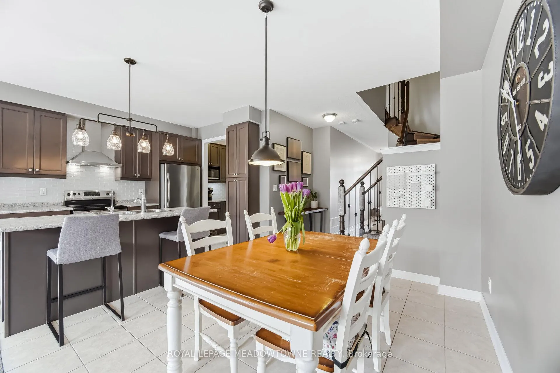 Photo 13 of 21 Sharpe Crescent, New Tecumseth, Tottenham — HOMEH