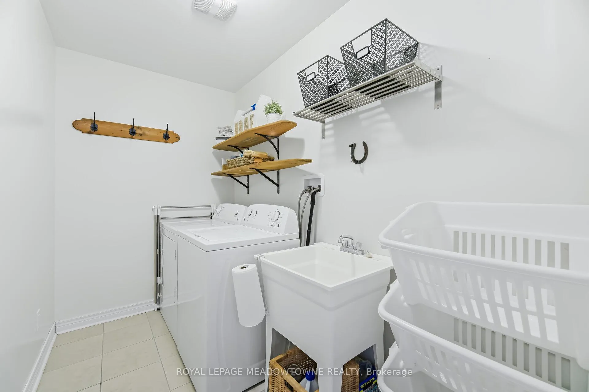 Photo 37 of 21 Sharpe Crescent, New Tecumseth, Tottenham — HOMEH