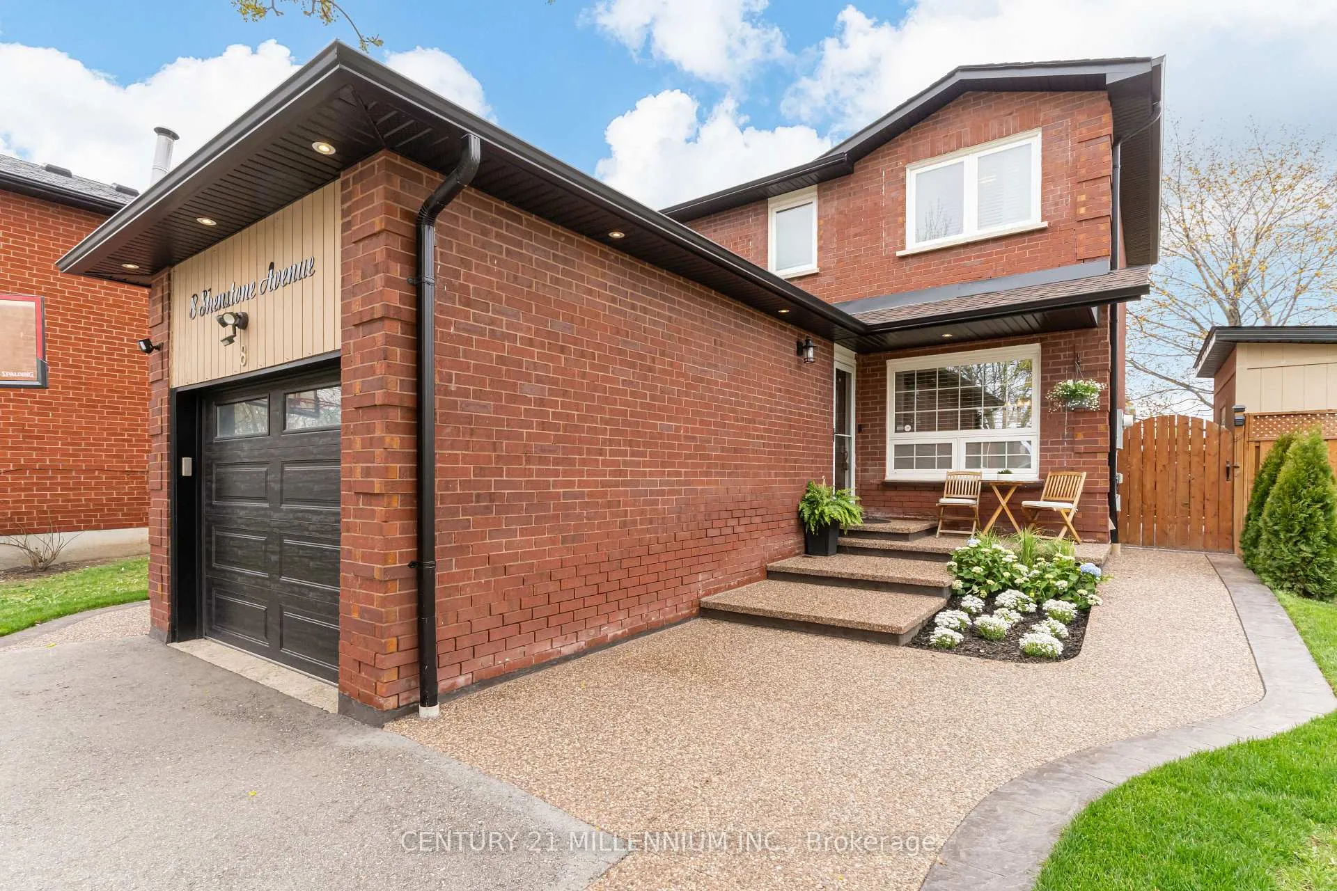 Photo 3 of 8 Shenstone Avenue, Brampton, Heart Lake West — HOMEH