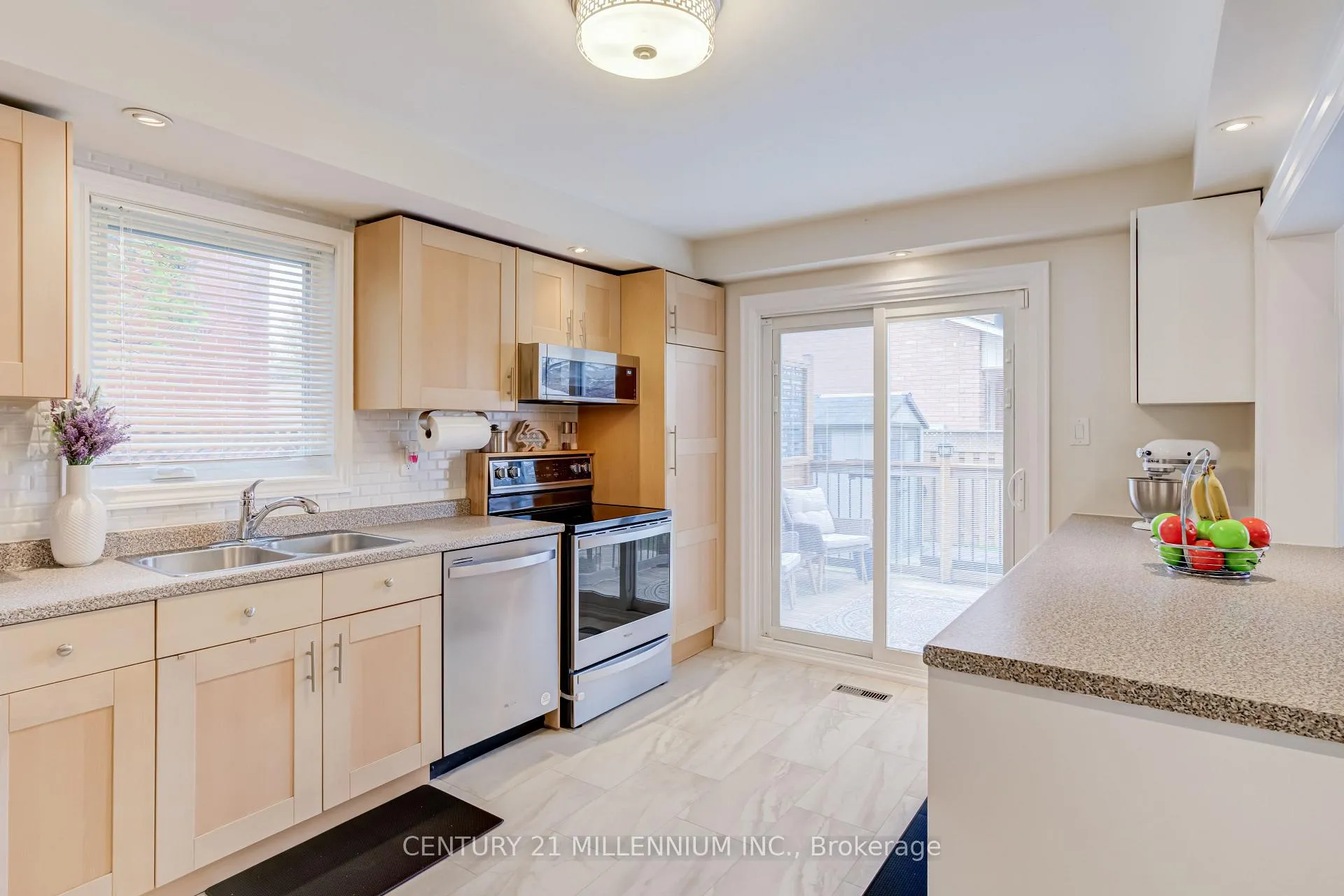 Photo 12 of 8 Shenstone Avenue, Brampton, Heart Lake West — HOMEH