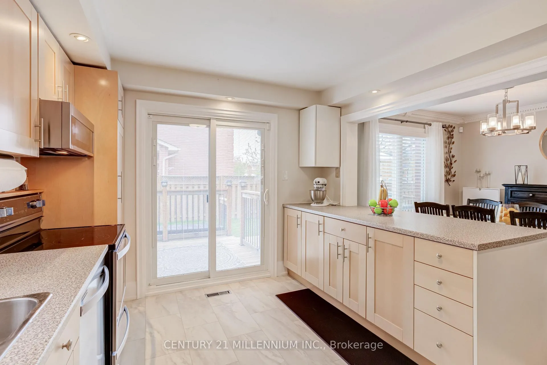 Photo 13 of 8 Shenstone Avenue, Brampton, Heart Lake West — HOMEH