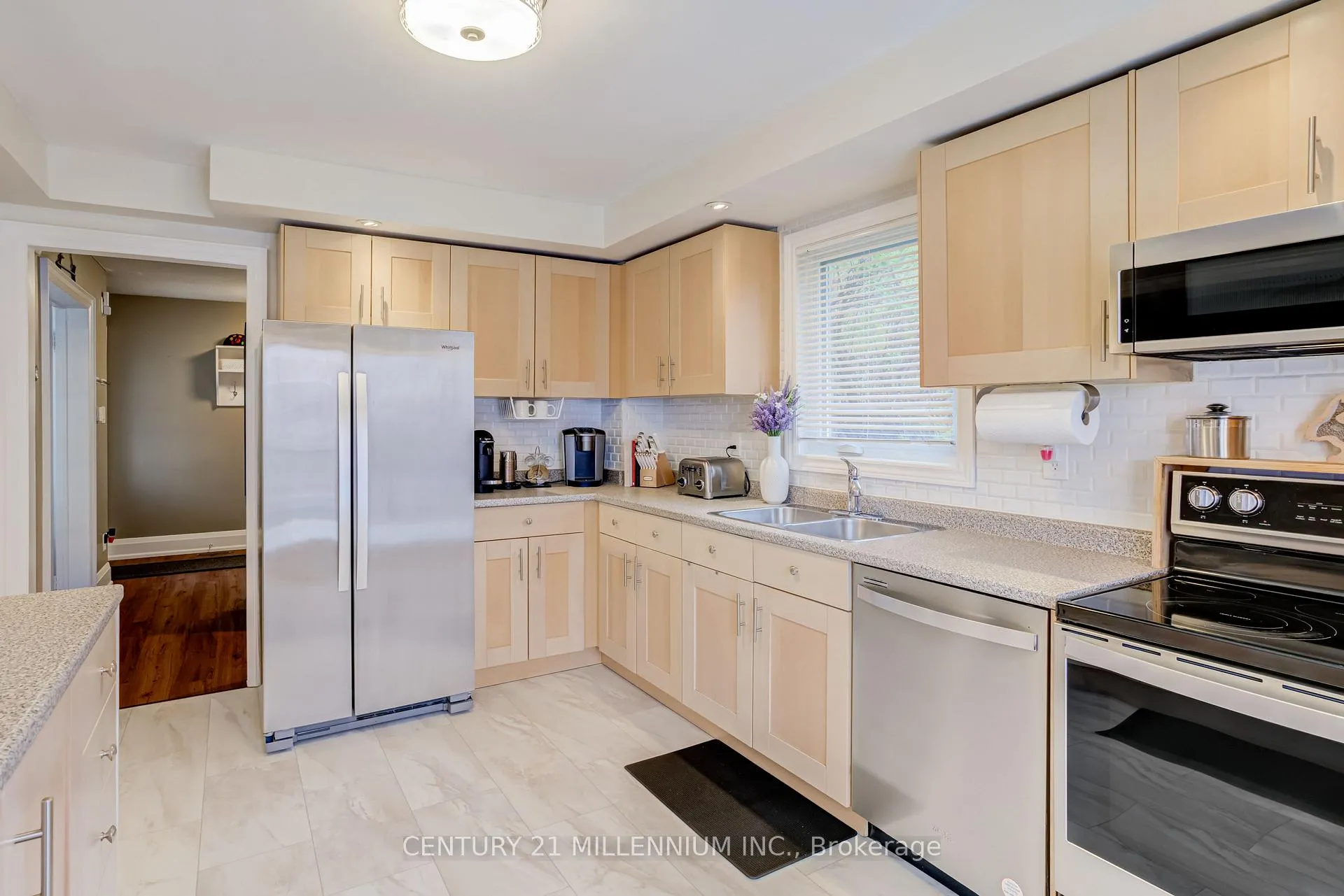 Photo 14 of 8 Shenstone Avenue, Brampton, Heart Lake West — HOMEH