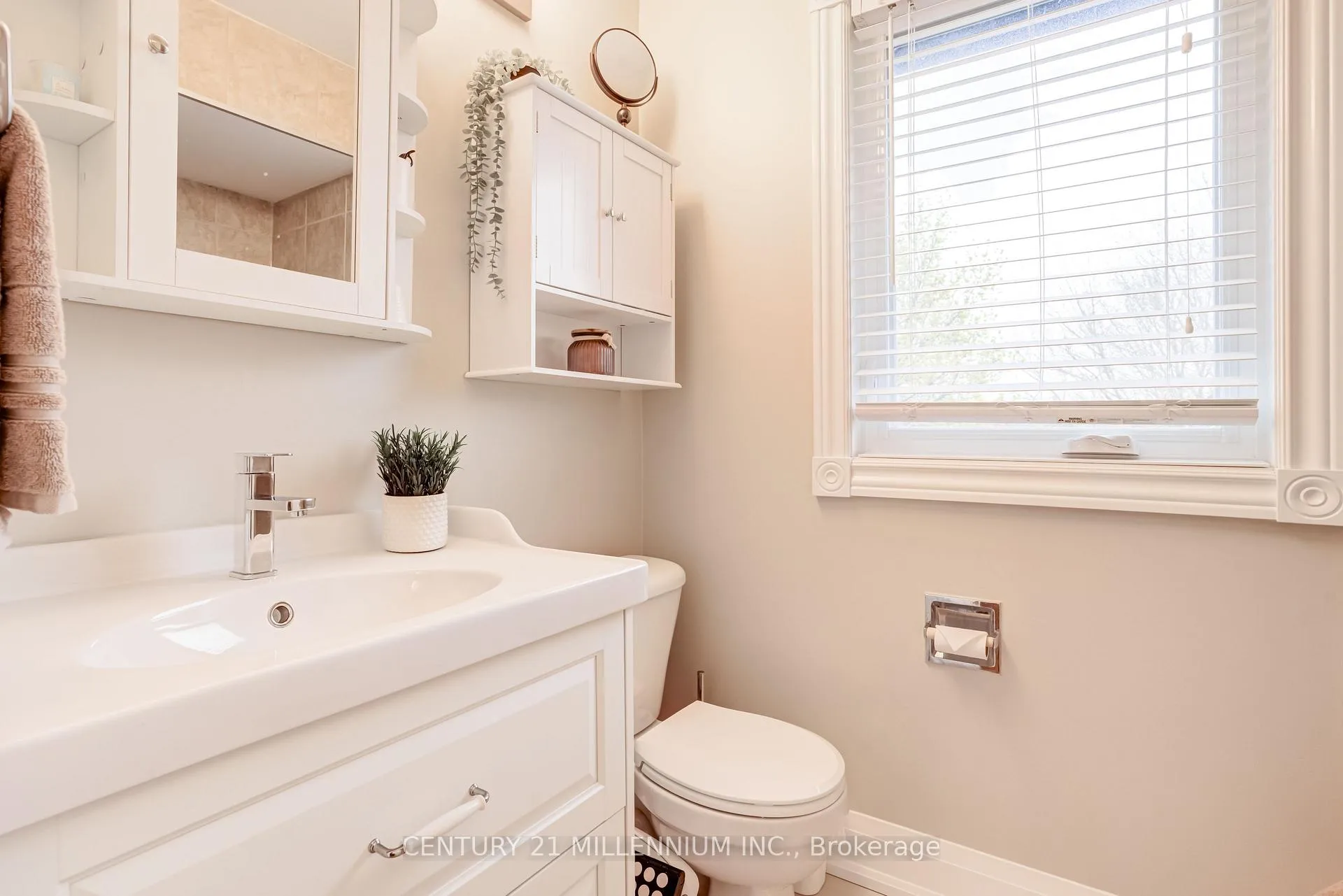 Photo 20 of 8 Shenstone Avenue, Brampton, Heart Lake West — HOMEH