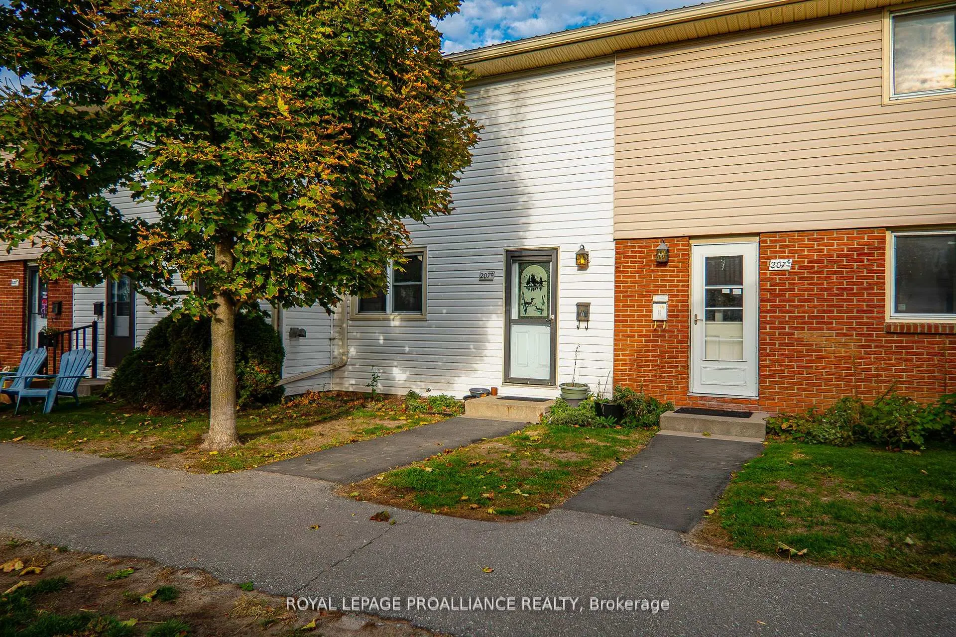 Front of 207D North Park Street