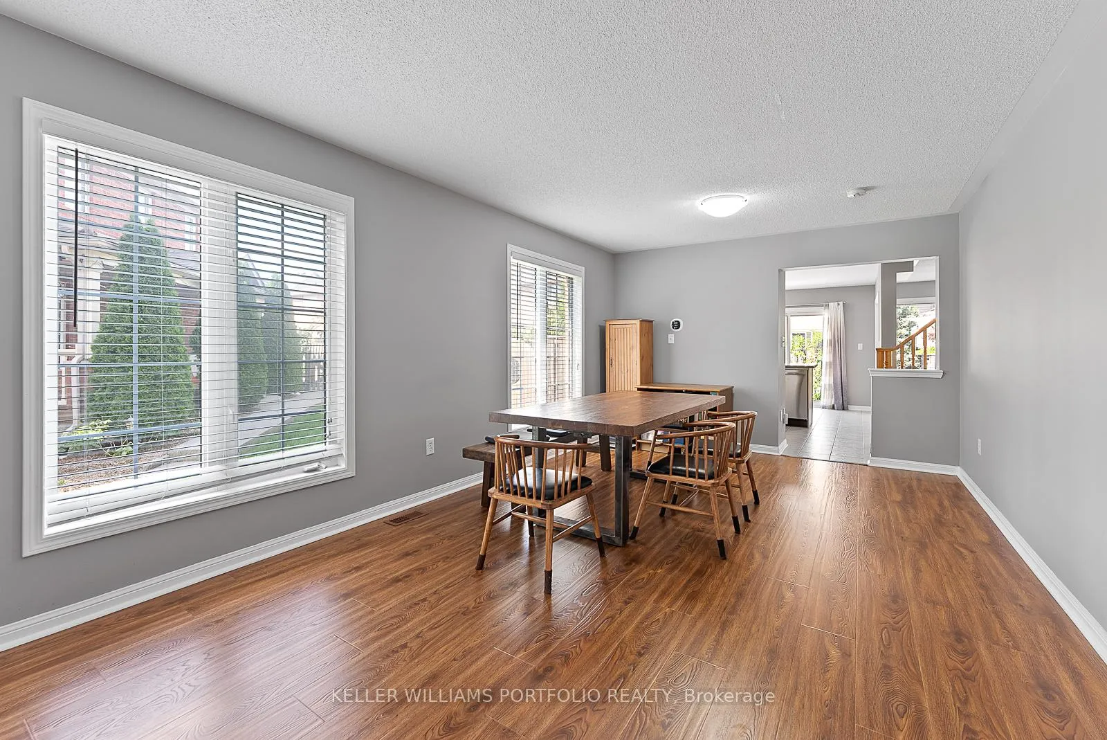 Photo 5 of 2412 Baintree Crescent, Oakville, Westmount — HOMEH