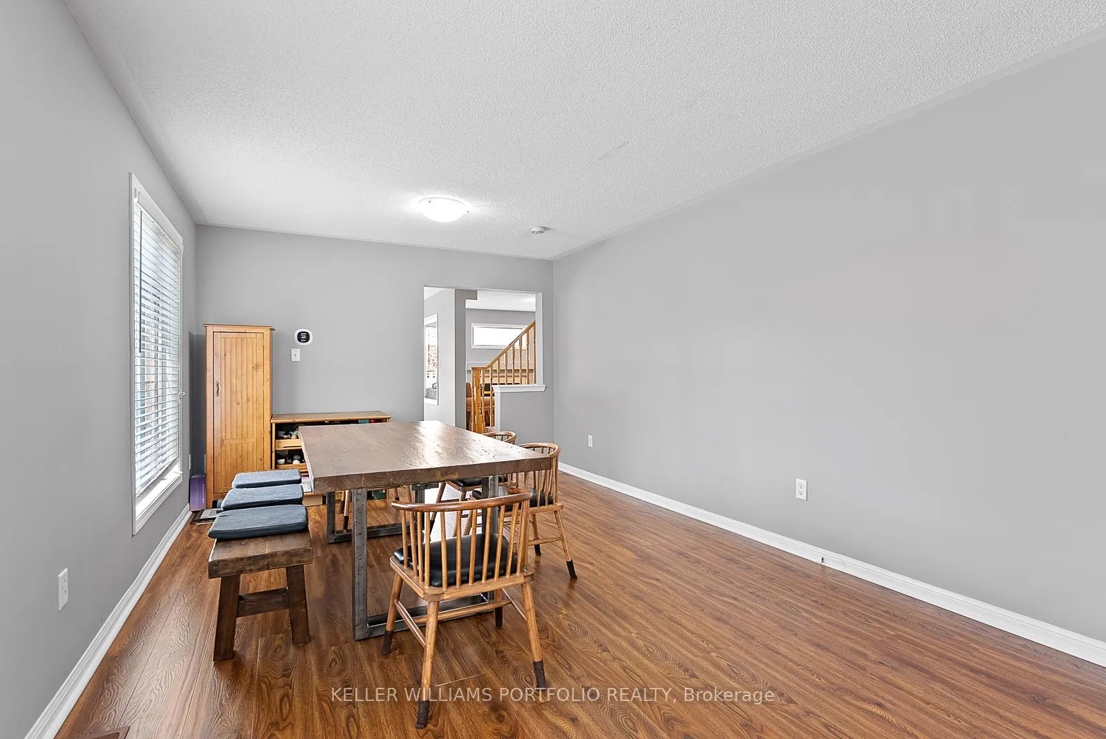 Photo 6 of 2412 Baintree Crescent, Oakville, Westmount — HOMEH