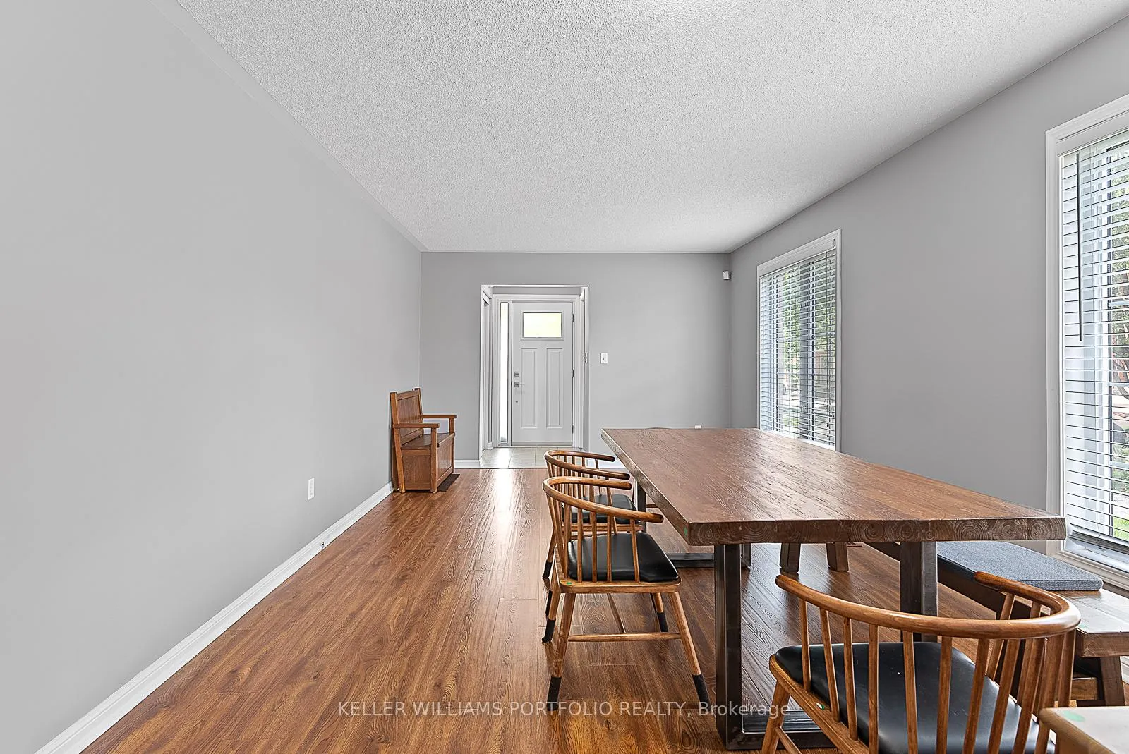 Photo 8 of 2412 Baintree Crescent, Oakville, Westmount — HOMEH