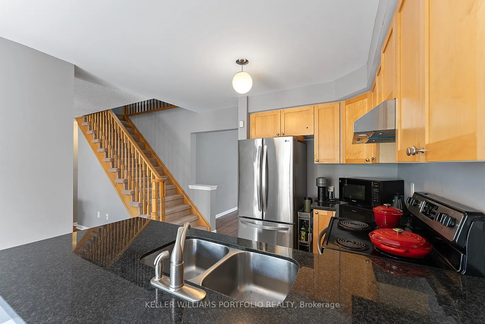 Photo 14 of 2412 Baintree Crescent, Oakville, Westmount — HOMEH