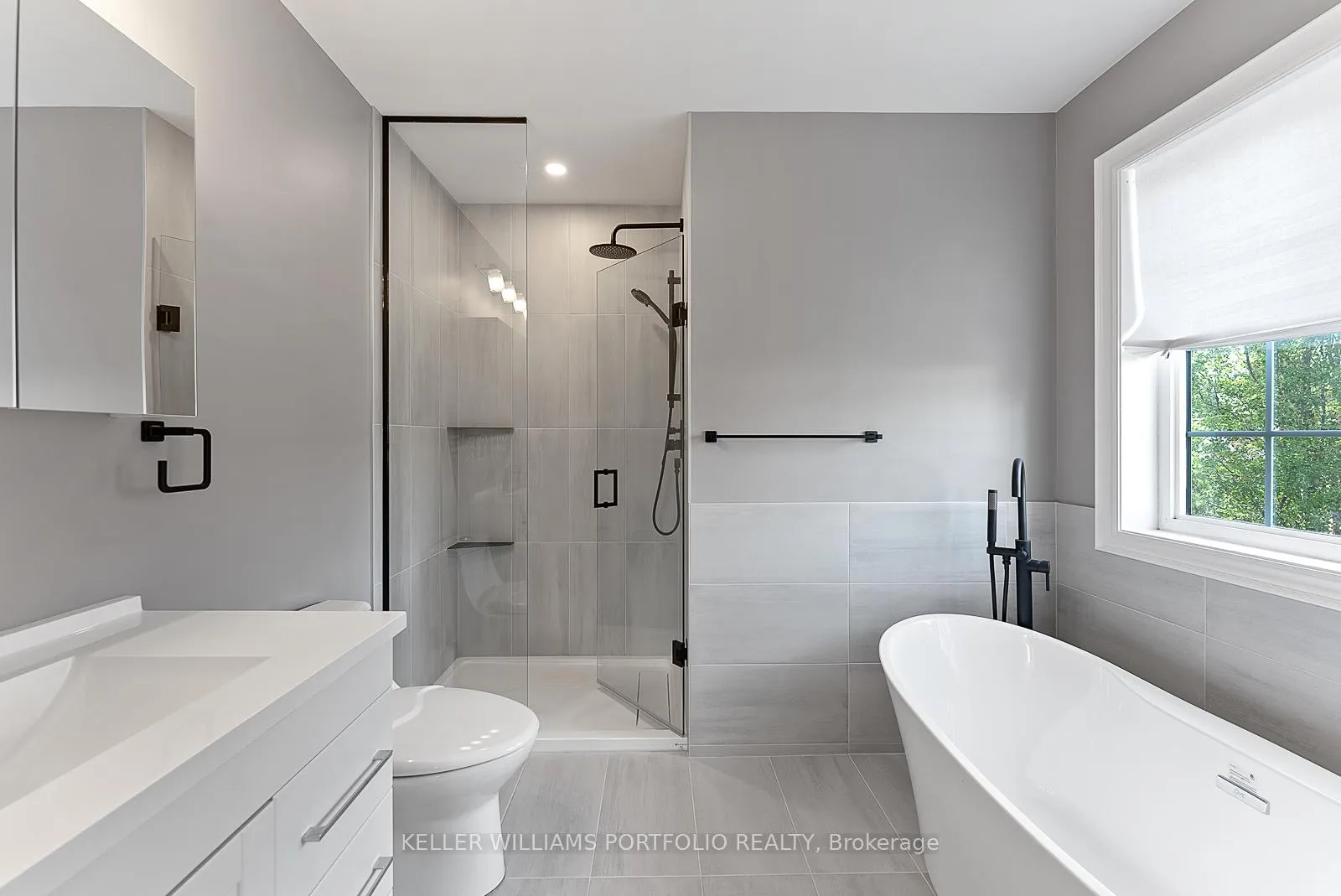 Photo 32 of 2412 Baintree Crescent, Oakville, Westmount — HOMEH