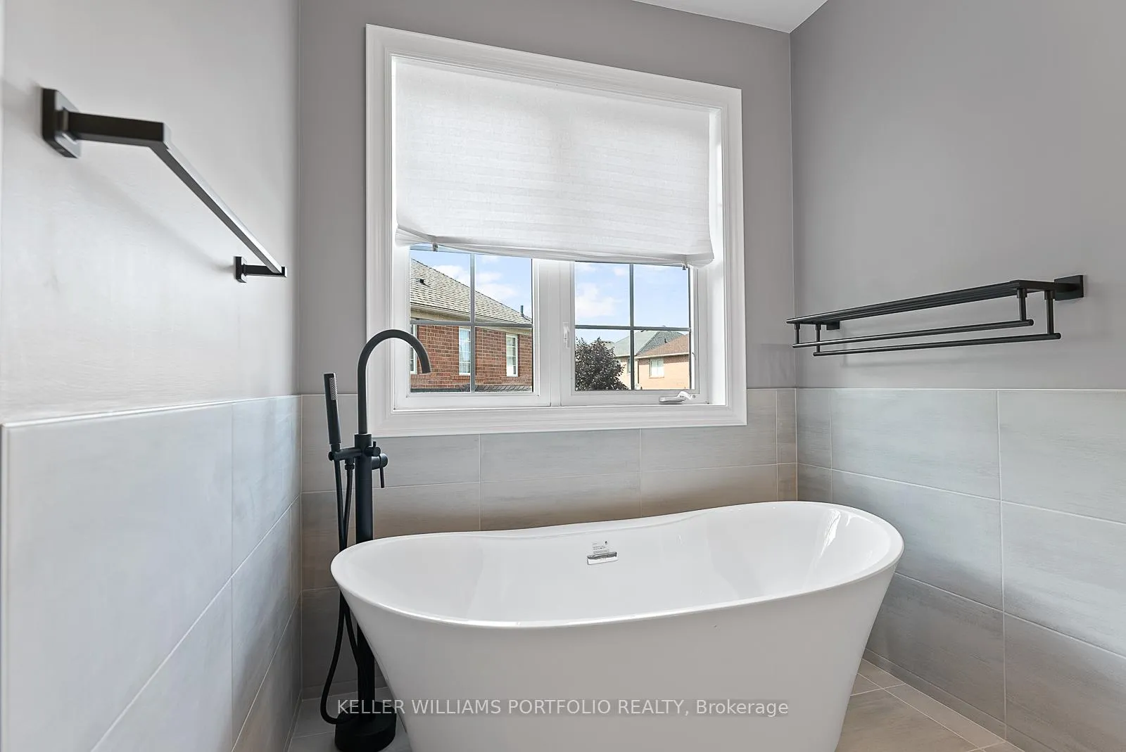 Photo 34 of 2412 Baintree Crescent, Oakville, Westmount — HOMEH