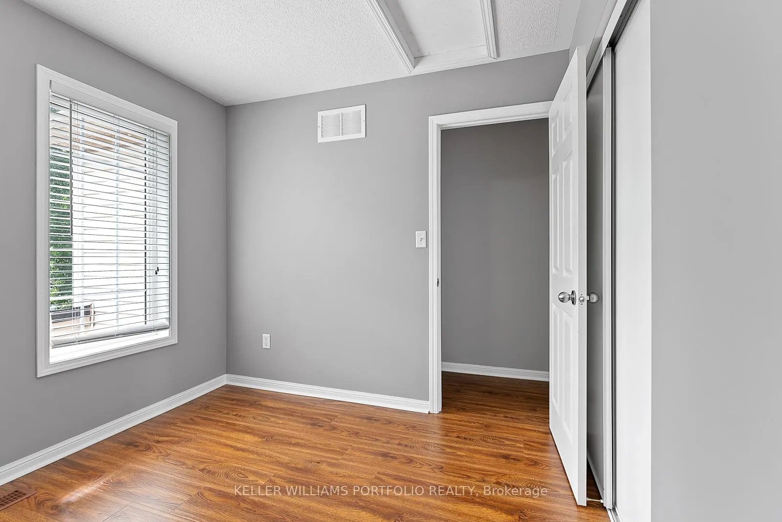 Photo 39 of 2412 Baintree Crescent, Oakville, Westmount — HOMEH