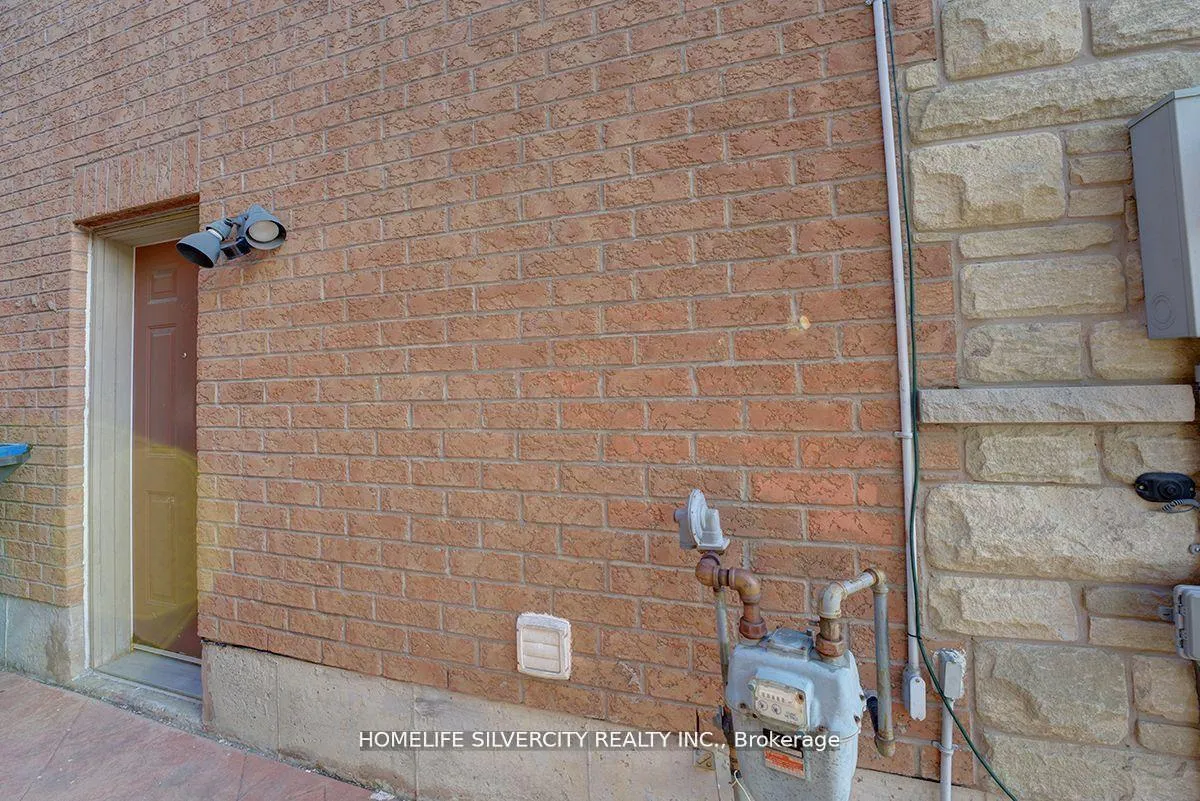 Photo 3 of Unit BSMT, 55 Cobblehill Crescent, Brampton, Bram East — HOMEH