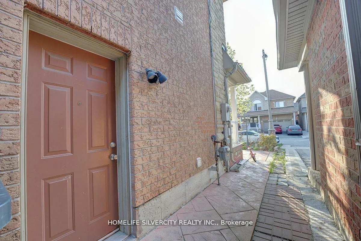 Photo 4 of Unit BSMT, 55 Cobblehill Crescent, Brampton, Bram East — HOMEH