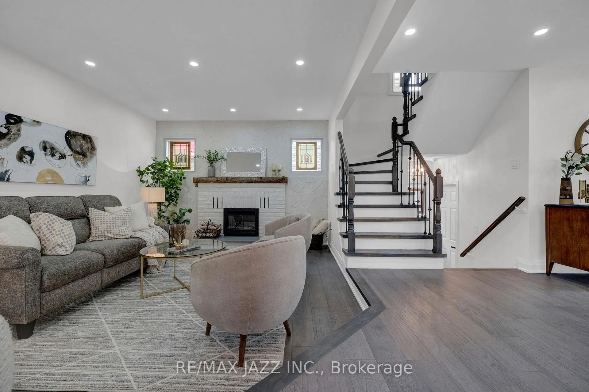 Photo 3 of 15 Stockbridge Crescent, Ajax, Central West — HOMEH