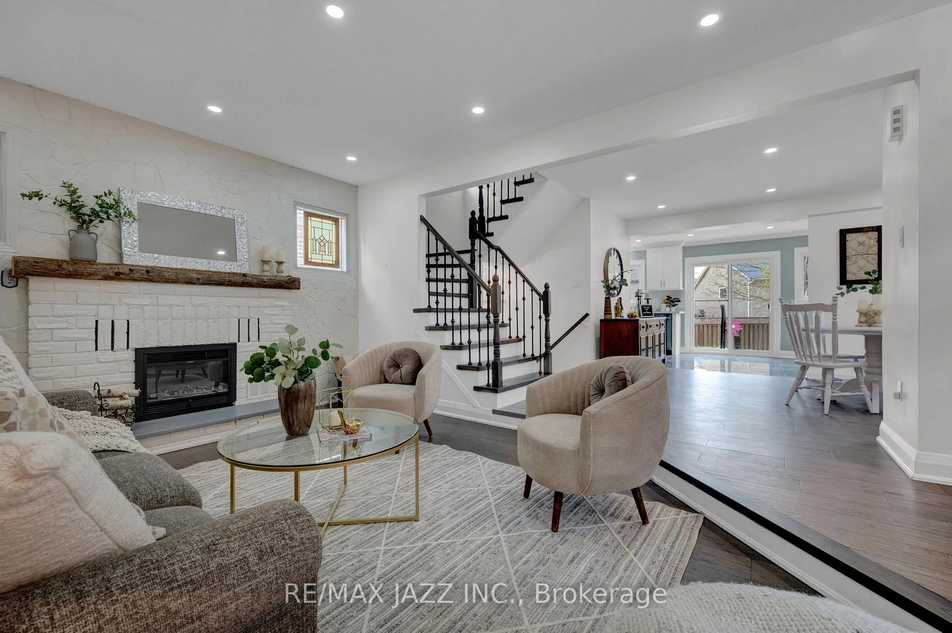 Photo 6 of 15 Stockbridge Crescent, Ajax, Central West — HOMEH