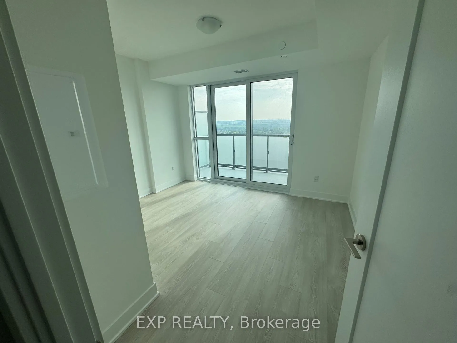 Photo 3 of Unit 2403, 2545 Simcoe Street N, Oshawa, Windfields — HOMEH