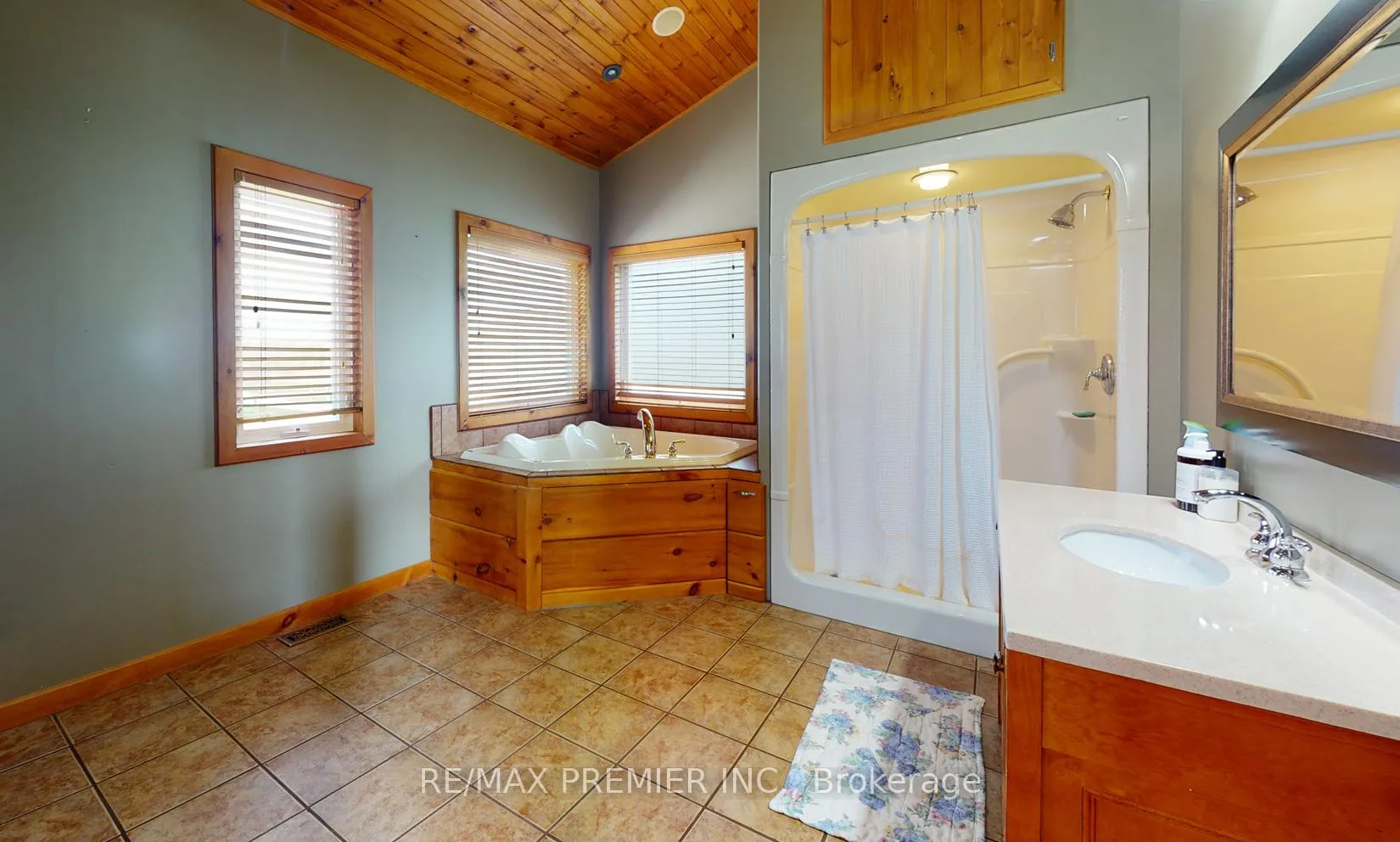 Photo 15 of 31 Paradise Boulevard, Ramara, Rural Ramara — HOMEH