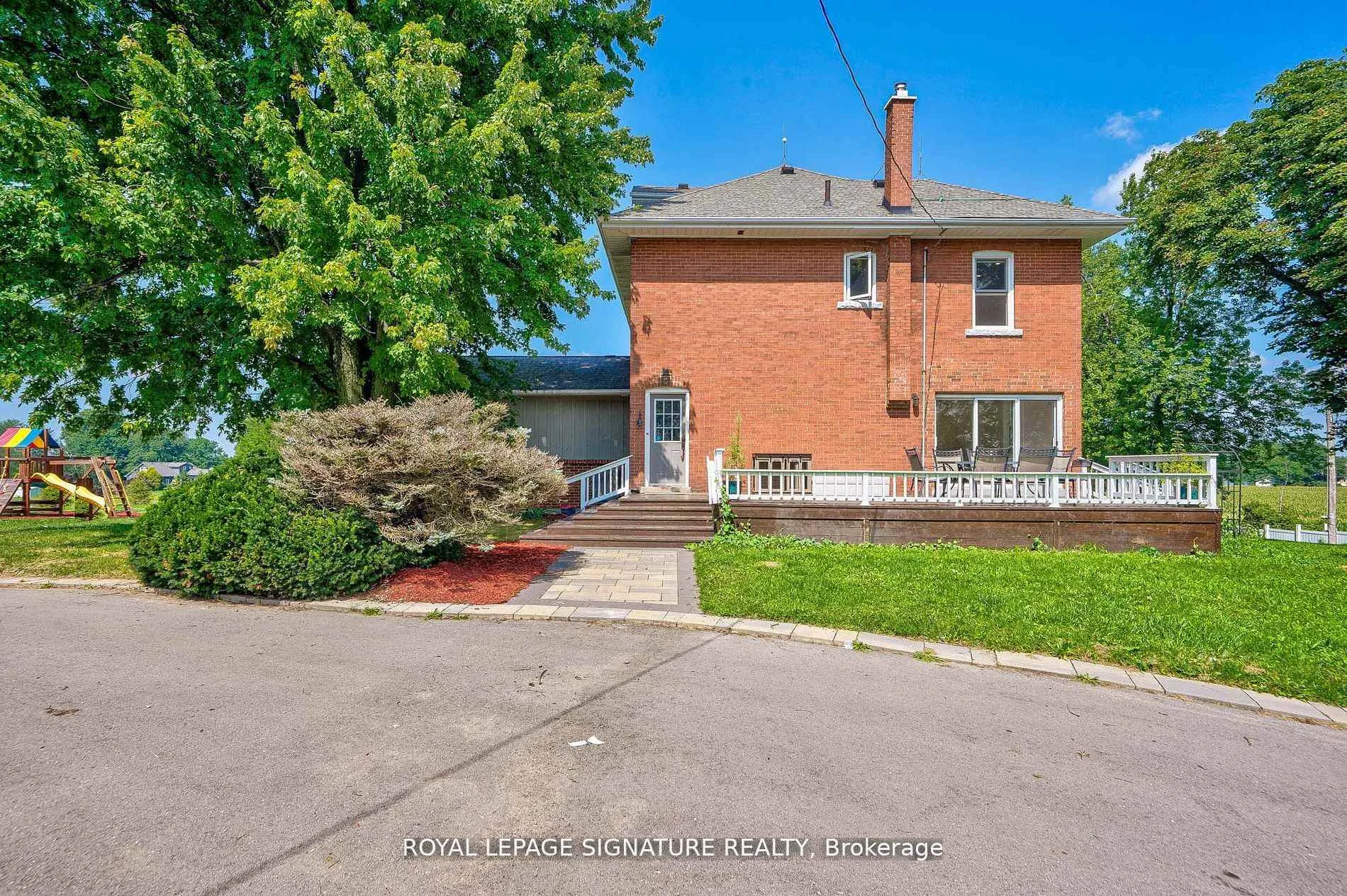Photo 2 of 424 8th Concession Road, Hamilton, Rural Flamborough — HOMEH
