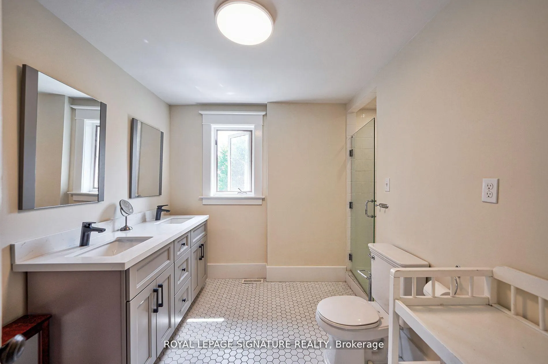 Photo 18 of 424 8th Concession Road, Hamilton, Rural Flamborough — HOMEH