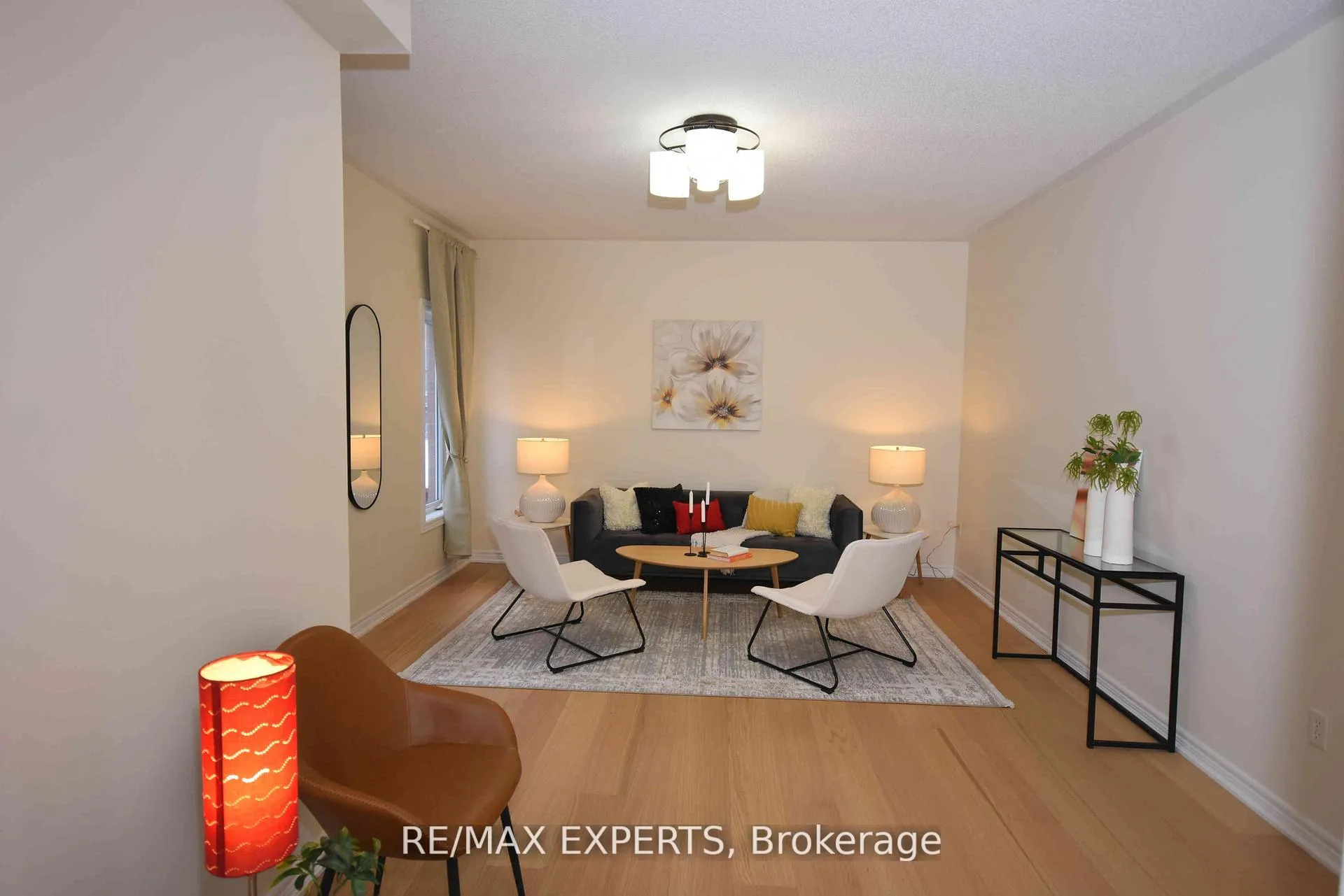 Photo 5 of Unit 7, 57 Drew Kelly Way, Markham, Buttonville — HOMEH