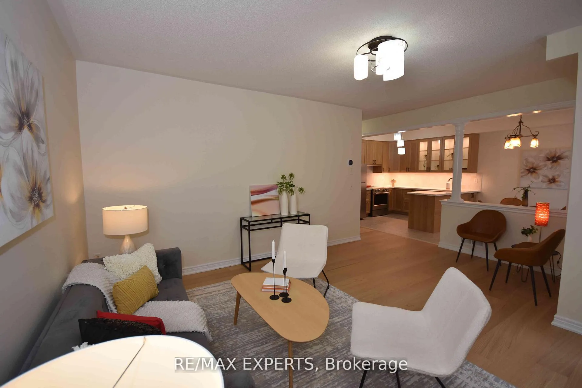 Photo 6 of Unit 7, 57 Drew Kelly Way, Markham, Buttonville — HOMEH
