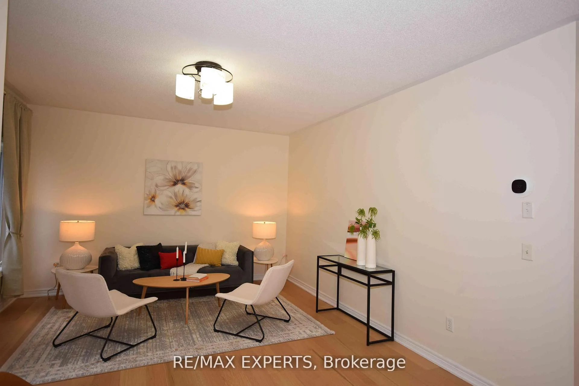 Photo 7 of Unit 7, 57 Drew Kelly Way, Markham, Buttonville — HOMEH