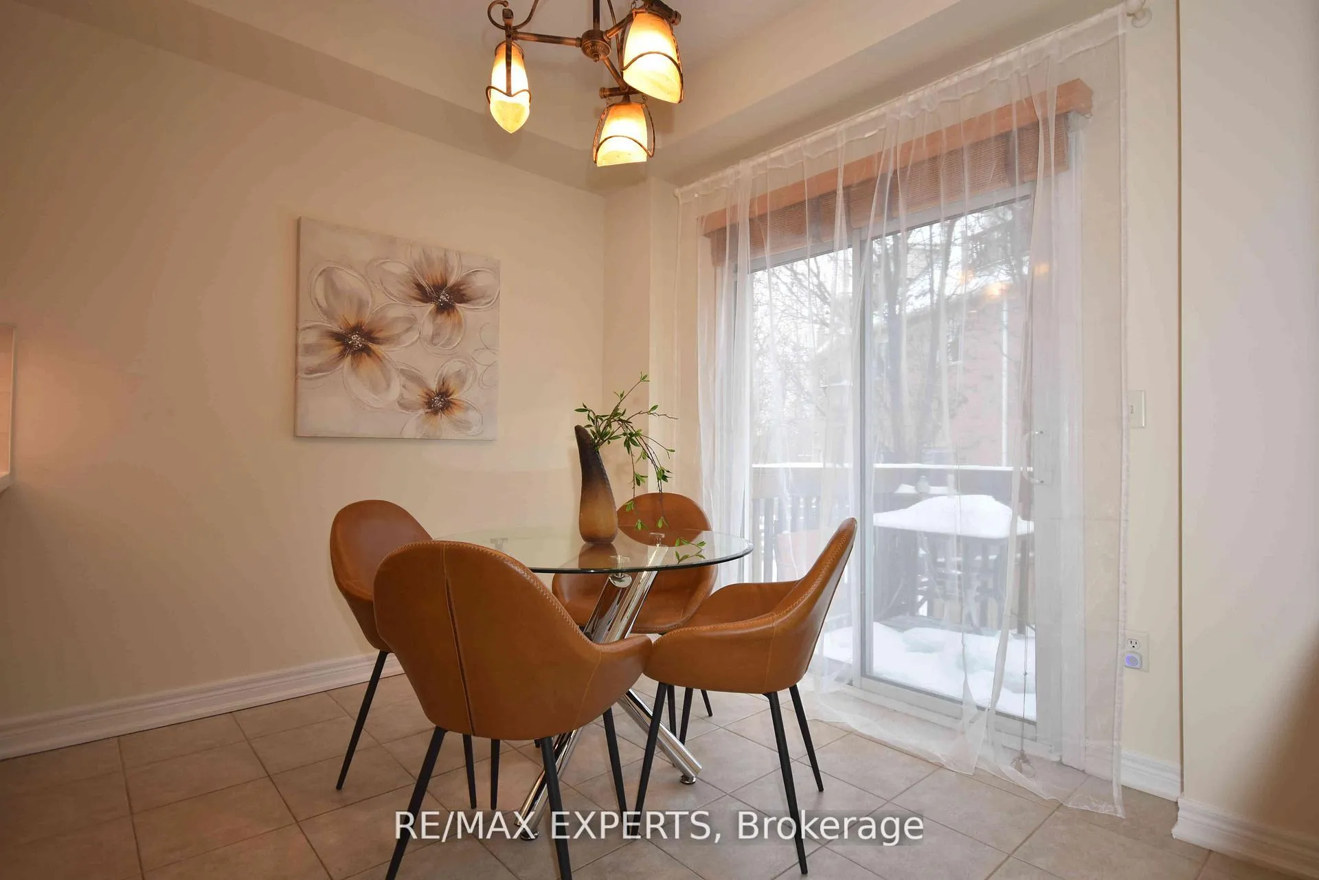 Photo 11 of Unit 7, 57 Drew Kelly Way, Markham, Buttonville — HOMEH