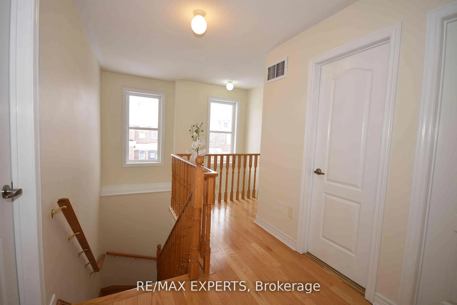 Photo 17 of Unit 7, 57 Drew Kelly Way, Markham, Buttonville — HOMEH