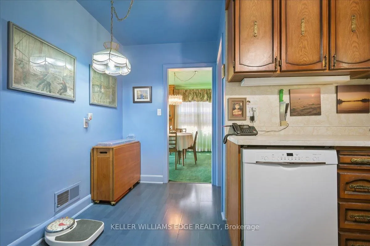 Photo 18 of 2117 Edinburgh Drive, Burlington, Brant — HOMEH