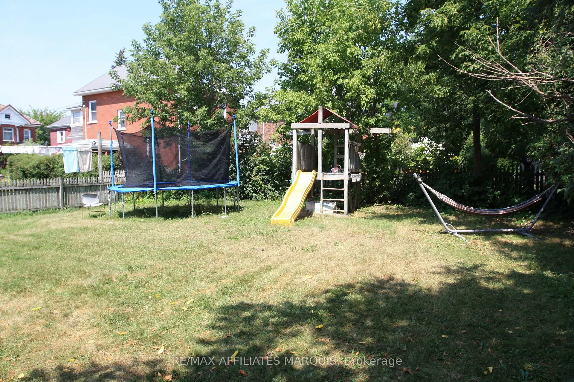 Photo 4 of 37 Mcgill Street S, Smiths Falls — HOMEH