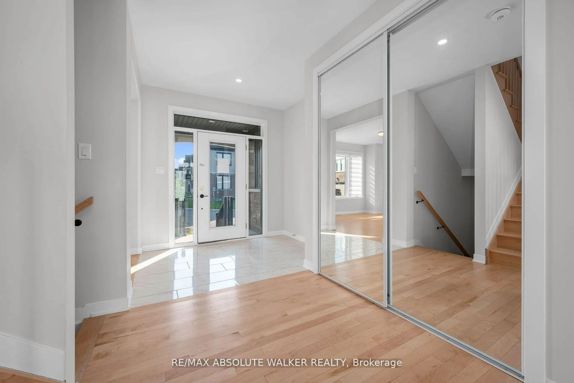 Photo 2 of 440 Appalachian Circle, Ottawa, Barrhaven - Half Moon Bay — HOMEH