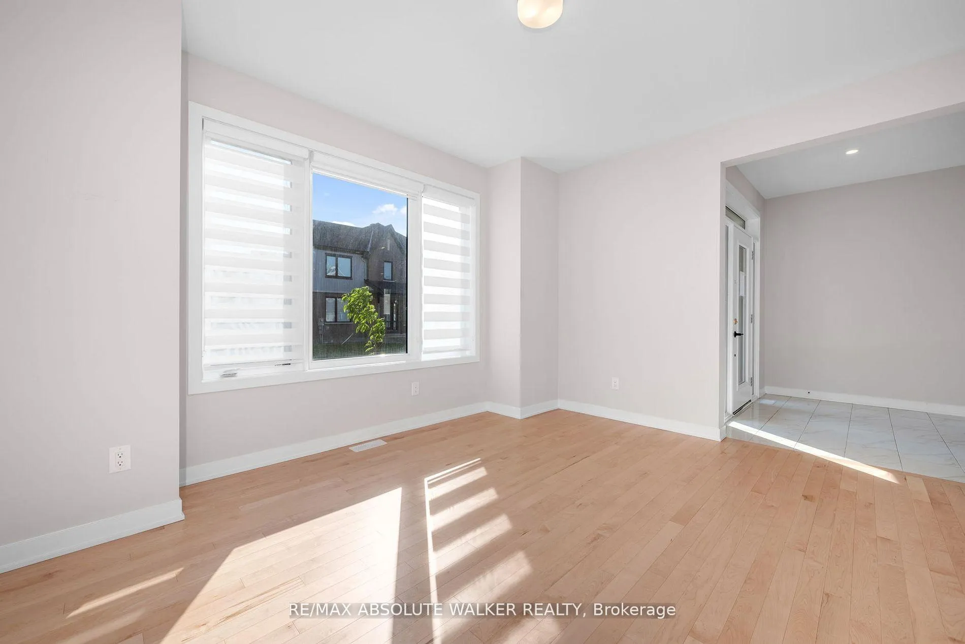 Photo 5 of 440 Appalachian Circle, Ottawa, Barrhaven - Half Moon Bay — HOMEH