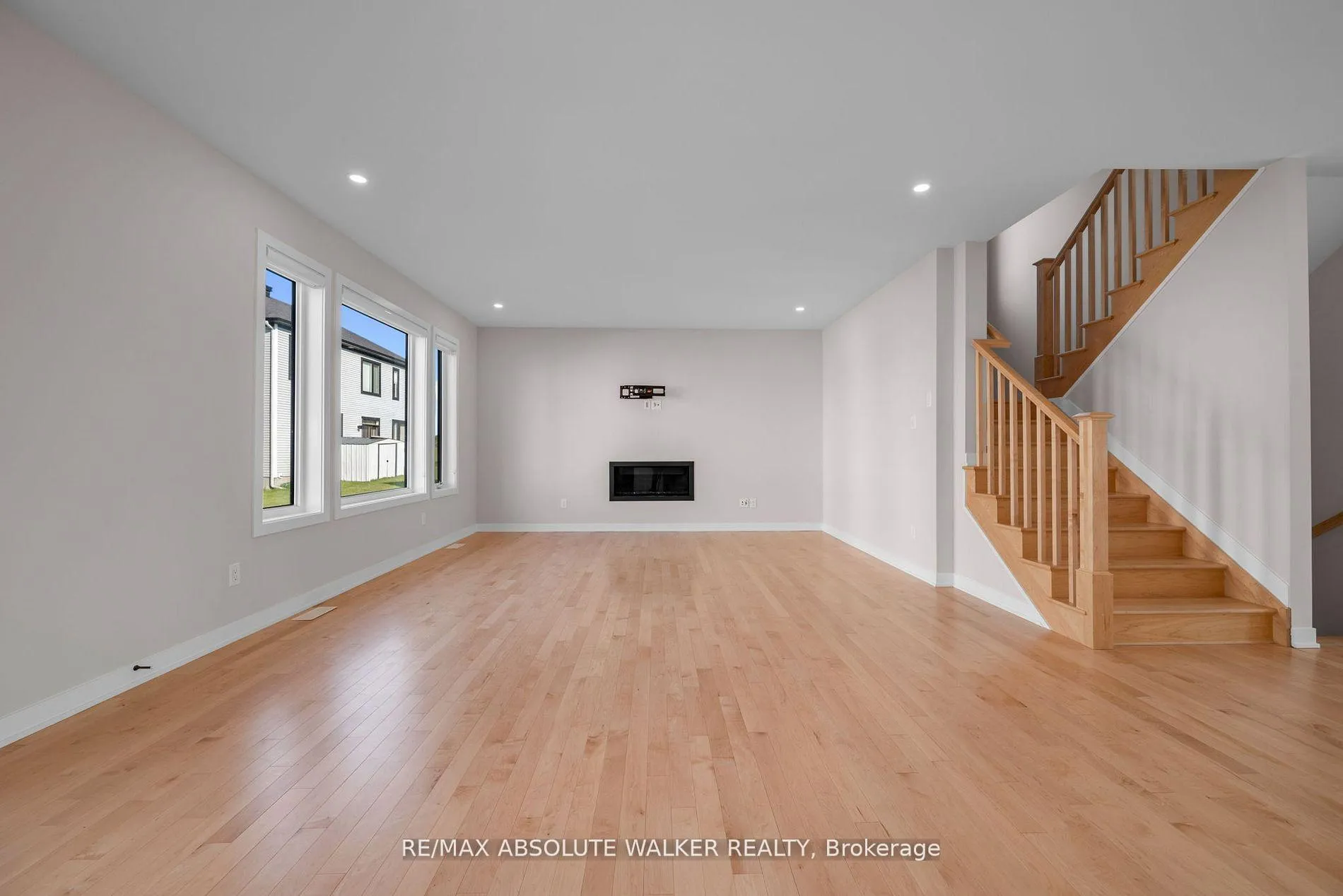 Photo 13 of 440 Appalachian Circle, Ottawa, Barrhaven - Half Moon Bay — HOMEH