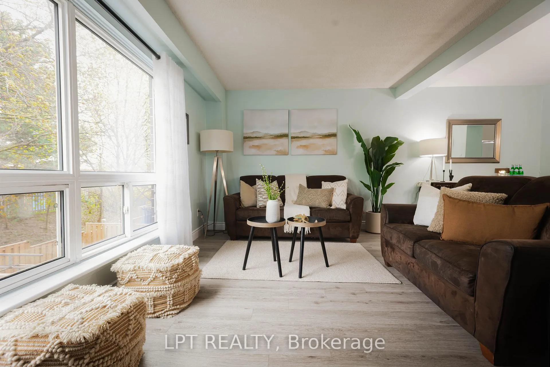 Photo 3 of Unit 3, 318 Laurier Avenue, Milton, Old Milton — HOMEH