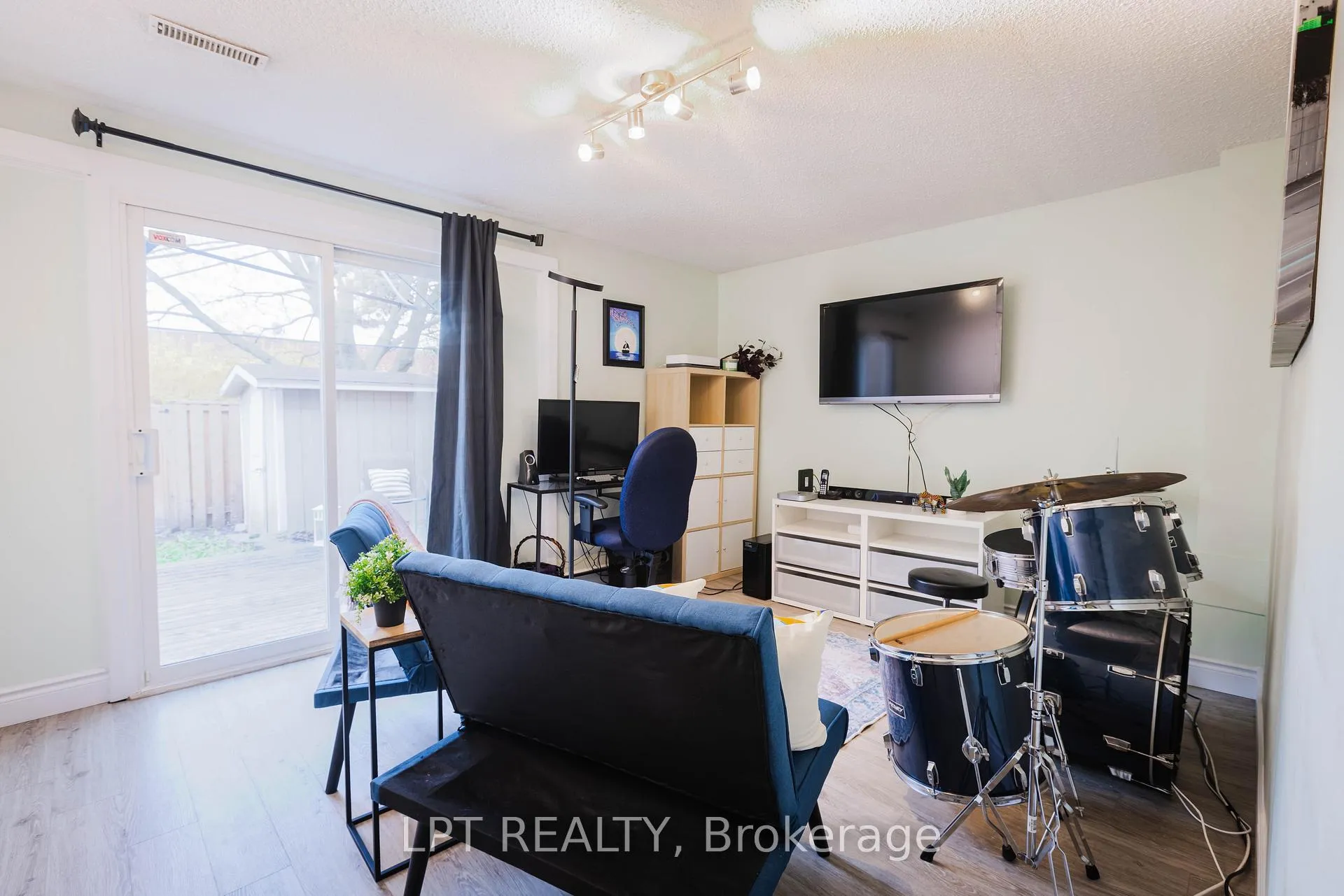 Photo 20 of Unit 3, 318 Laurier Avenue, Milton, Old Milton — HOMEH