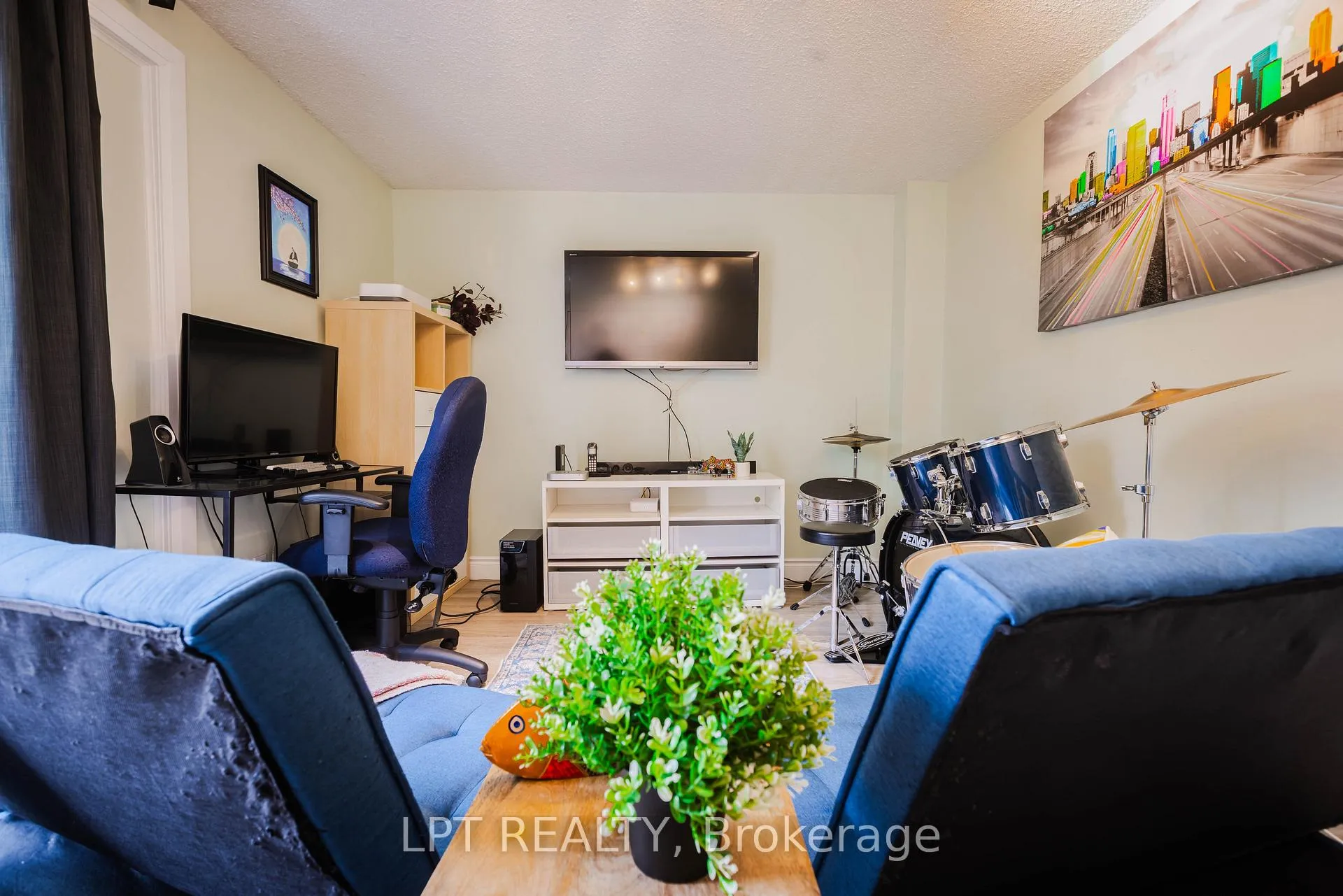 Photo 21 of Unit 3, 318 Laurier Avenue, Milton, Old Milton — HOMEH