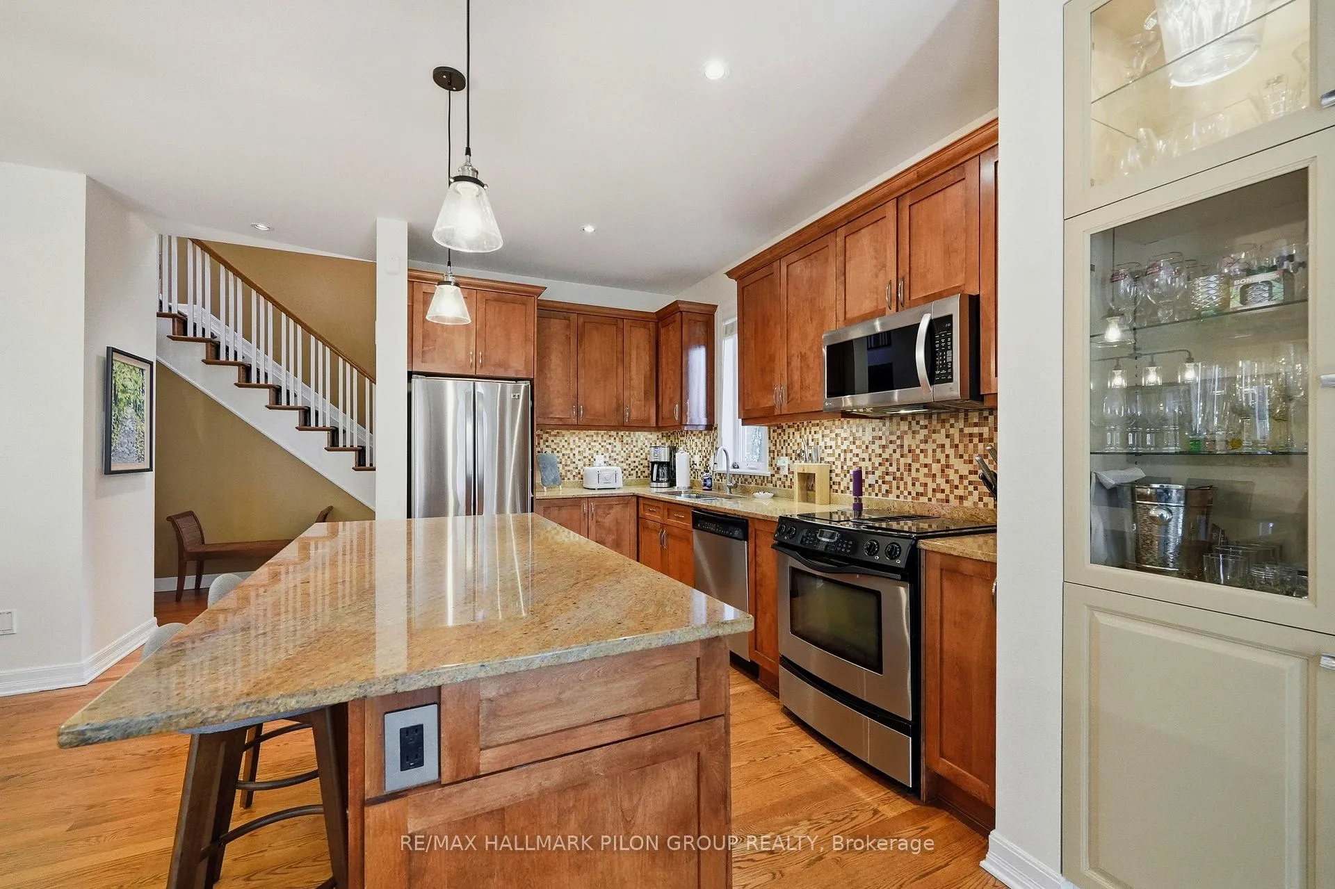 Photo 4 of 2380 Virginia Drive, Ottawa, Guildwood Estates - Urbandale Acres — HOMEH