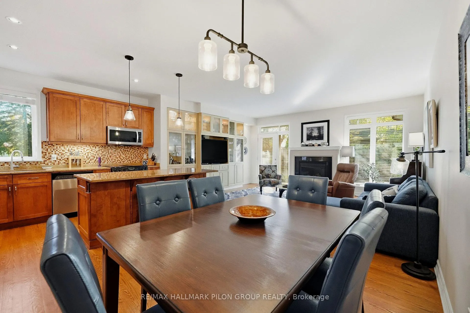 Photo 8 of 2380 Virginia Drive, Ottawa, Guildwood Estates - Urbandale Acres — HOMEH