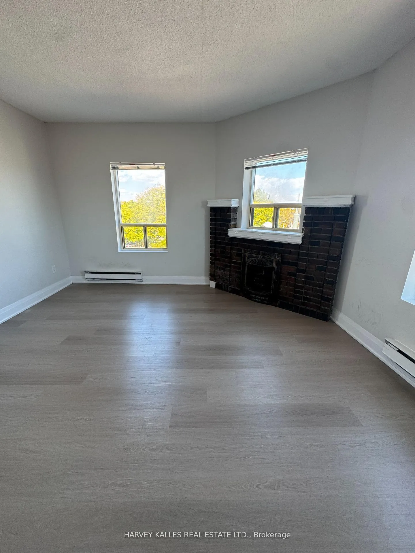 Photo 2 of Unit 6, 98 Northcliffe Boulevard, Toronto, Oakwood Village — HOMEH