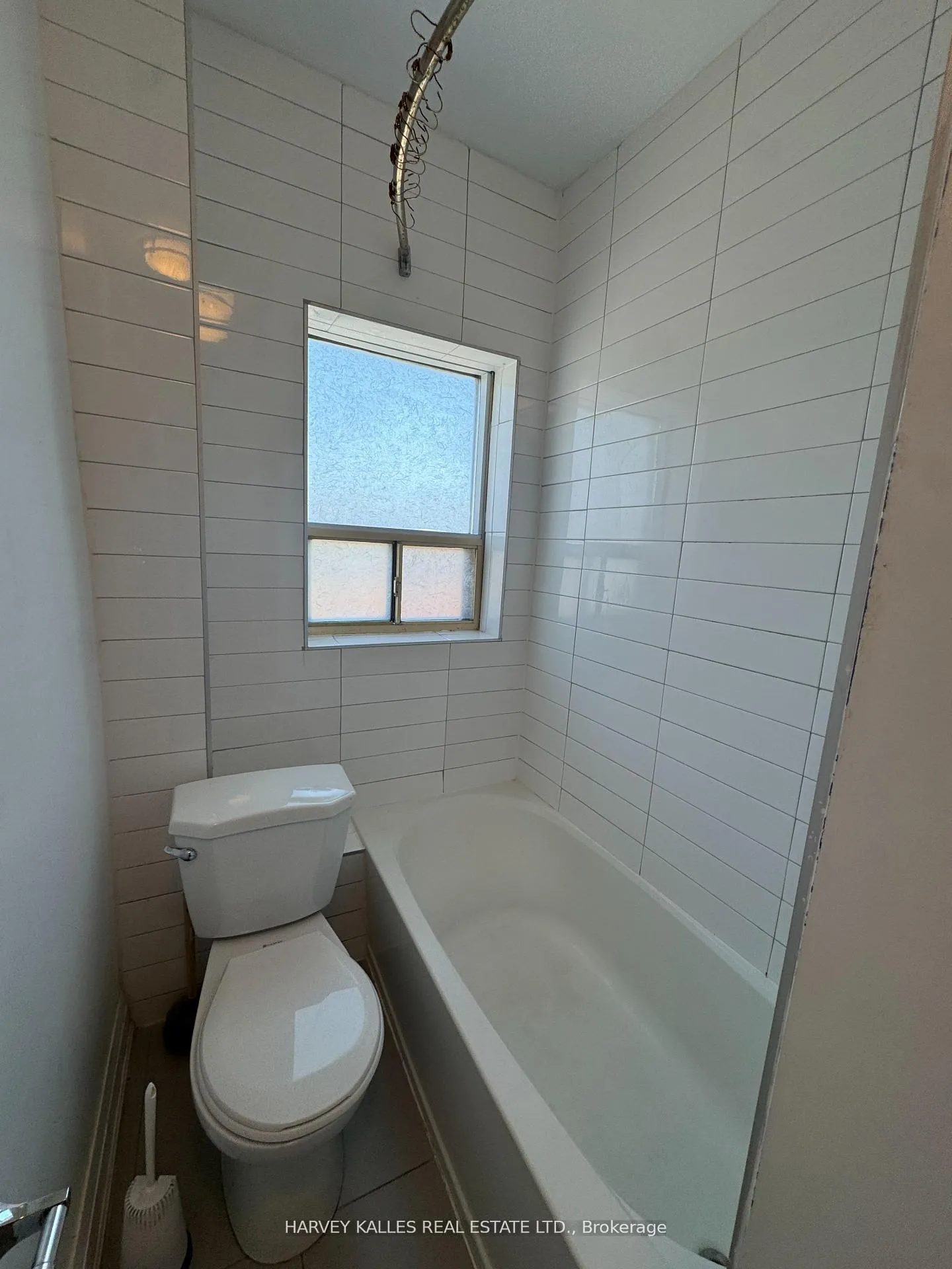 Photo 7 of Unit 6, 98 Northcliffe Boulevard, Toronto, Oakwood Village — HOMEH