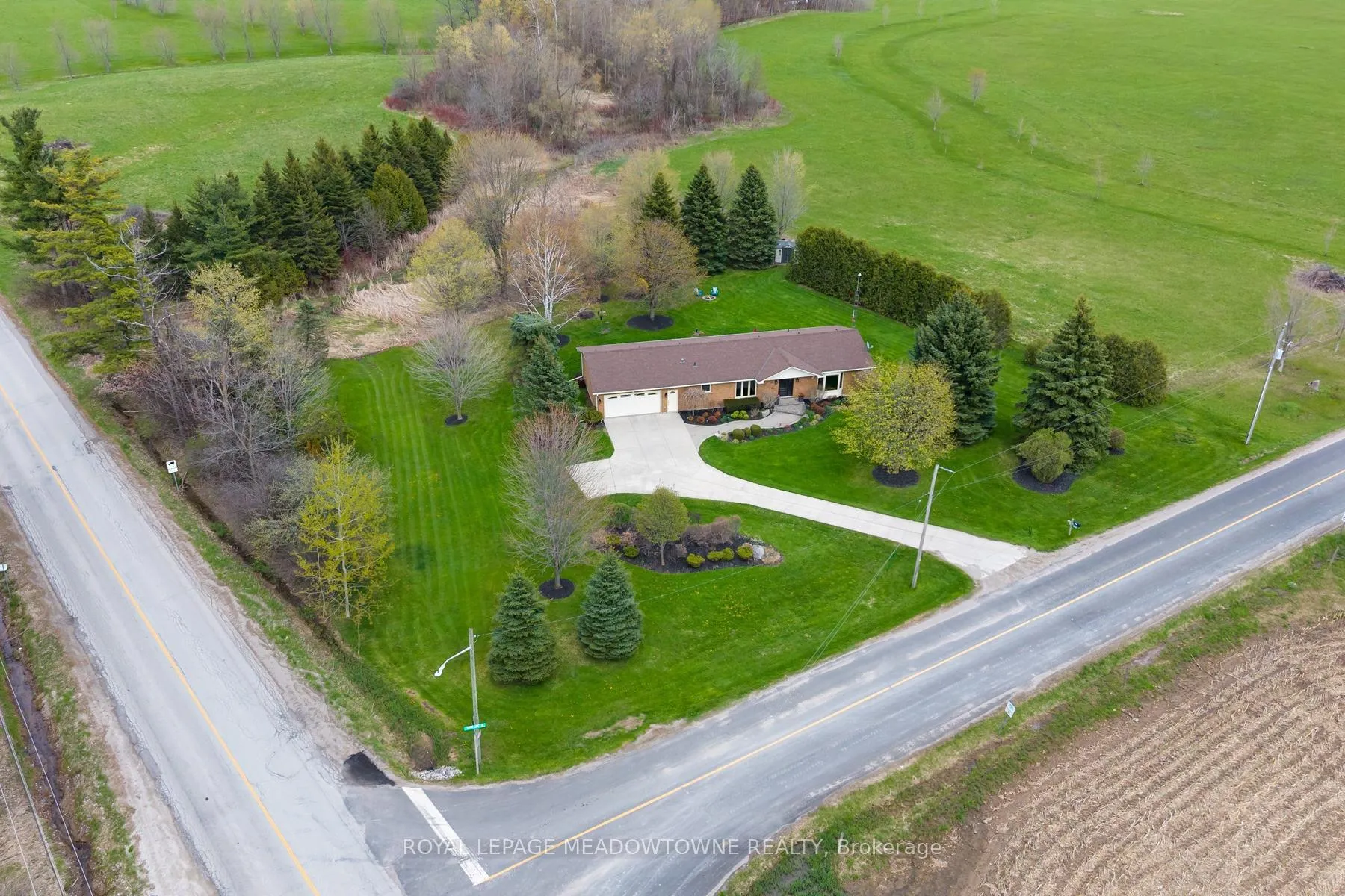 Photo 4 of 10997 Third Line, Halton Hills, Rural Esquesing — HOMEH